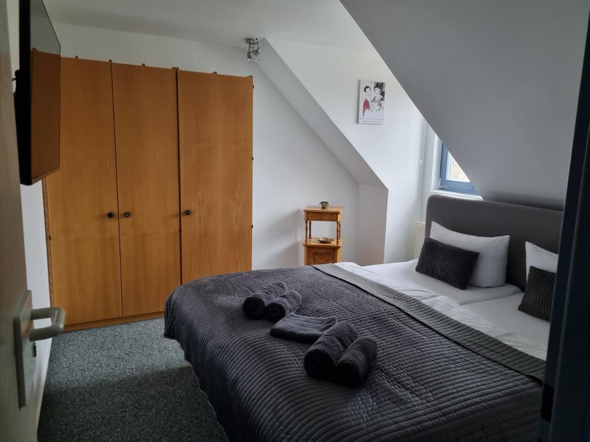 Hotel Kreuzbergbaude Beim Berzdorfer See Mit Wohlfuehl Sauna Markersdorf Bagian luar foto