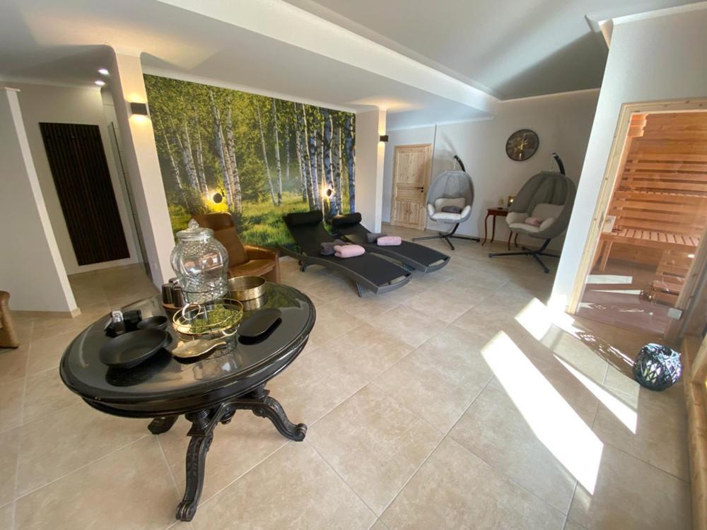 Hotel Kreuzbergbaude Beim Berzdorfer See Mit Wohlfuehl Sauna Markersdorf Bagian luar foto